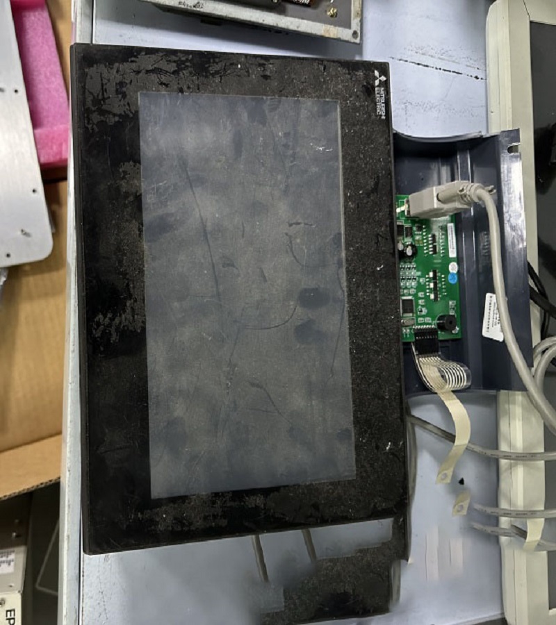 深圳 三菱觸摸屏GT1595系列卡在開(kāi)機(jī)界面無(wú)法繼續(xù)啟動(dòng)故障維修 快修 專(zhuān)修 